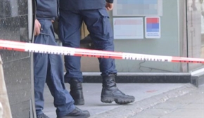 Отцепиха входа на ДКЕВР, жандармерия пази до Партийния дом