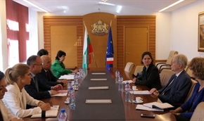 България и Франция засилват сътрудничеството за маслено-етерични култури