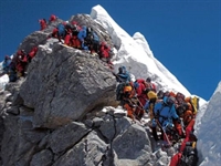 Превръщат в енергия фекалиите на алпинистите на Еверест