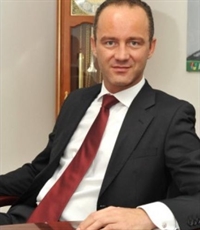 Новият собственик на „Виваком” налива 900 млн. евро, не казва откъде са парите